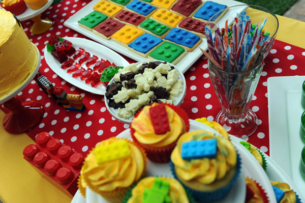 lego birthday party food ideas, lego gummies