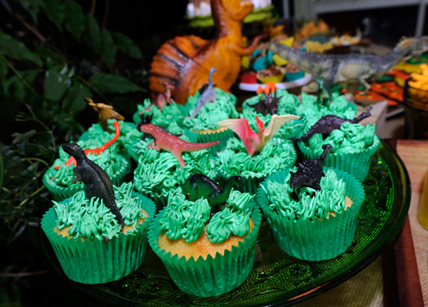 dinosaur cupcakes, dinosaur party food ideas