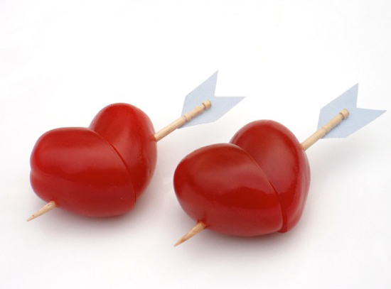 valentines-diy-heart-cherry-tomatoes