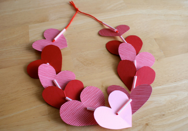 valentines-diy-heart-necklace-2