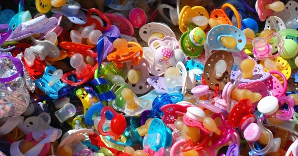 baby pacifiers1