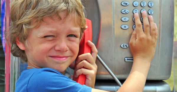public-telephone-kid
