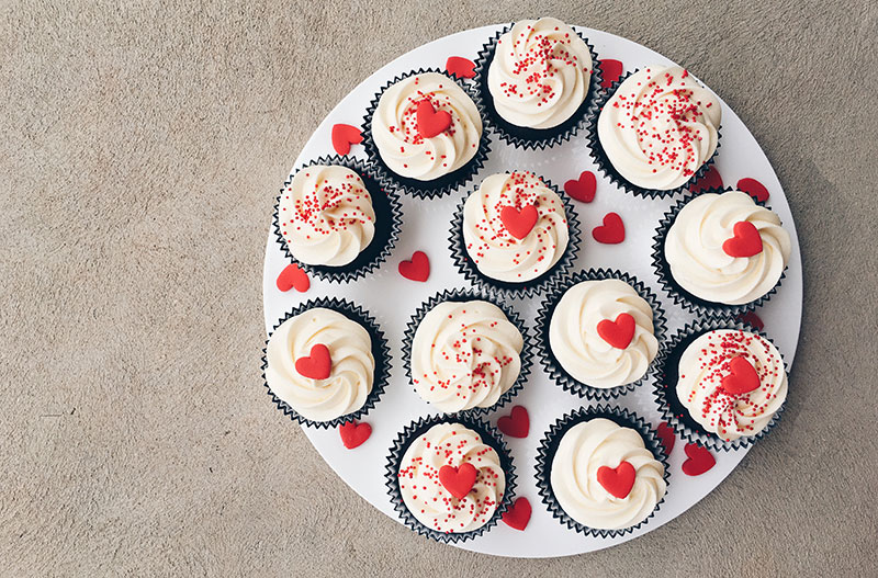 Lets-Cook-Valentine-cupcake-plate