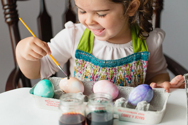 Easter-DIY-watercolour-eggs