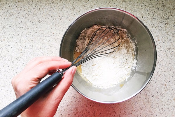 Lets-cook-buttermilk-pancakes-3