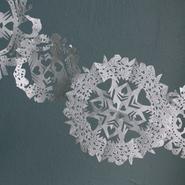 christmas-diy-doily-snowflakes