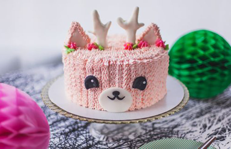 Pastel reindeer cake - feature