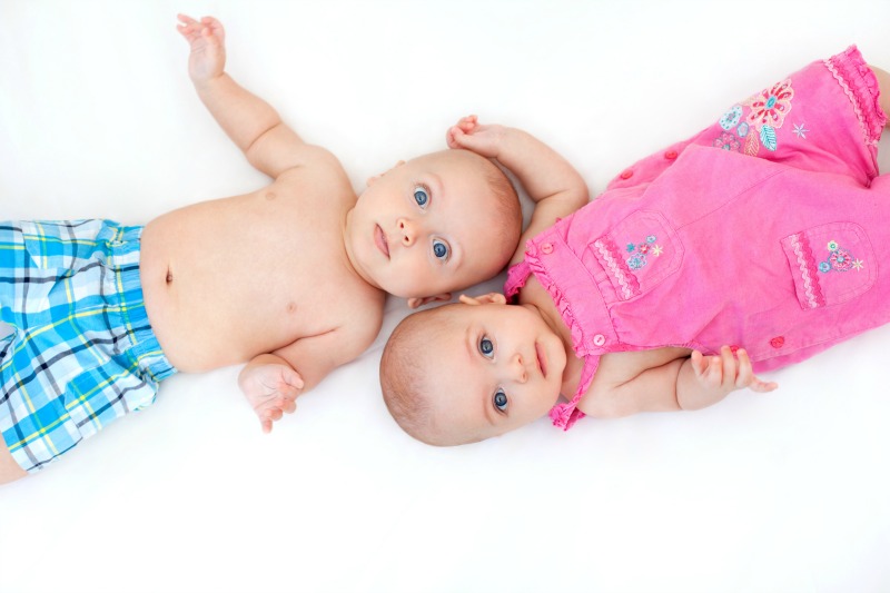 rare-semi-identical-twins-born-to-australian-mum-from-two-different-sperm