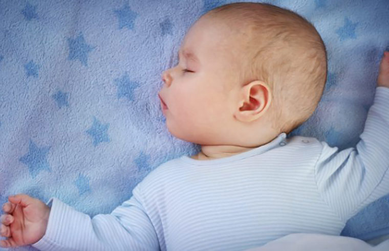 Newborn baby sleep - feature