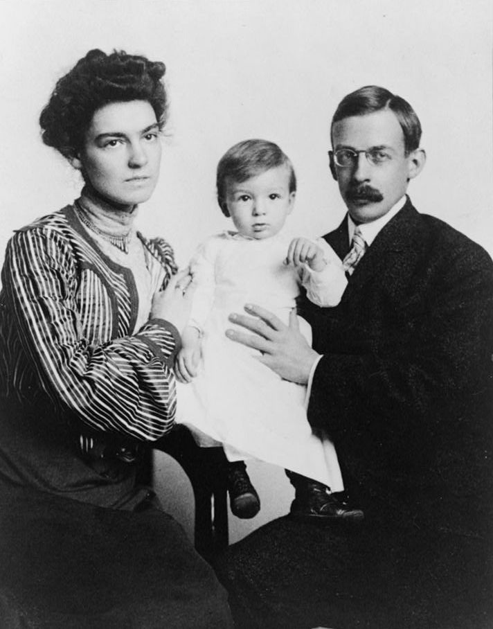Elise May and Gilbert 1902