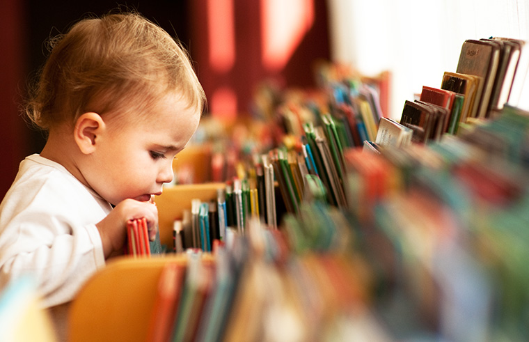 Toddler and books