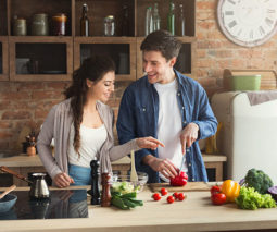 Couple eating healthy food before pregnancy