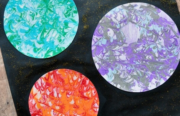 Preschool Space Craft: Marbled Planets Art from iheartcraftythings.com