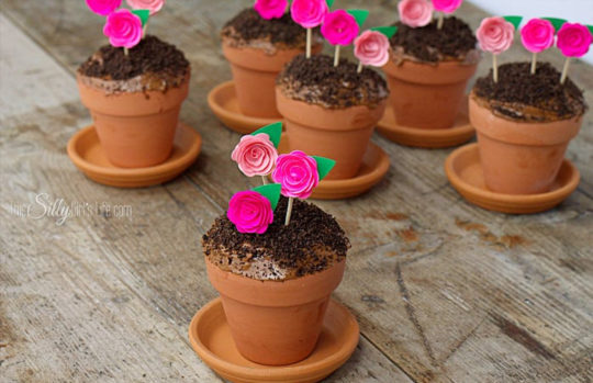 Springtime activities for toddler and preschoolers - flower pot cupcakes